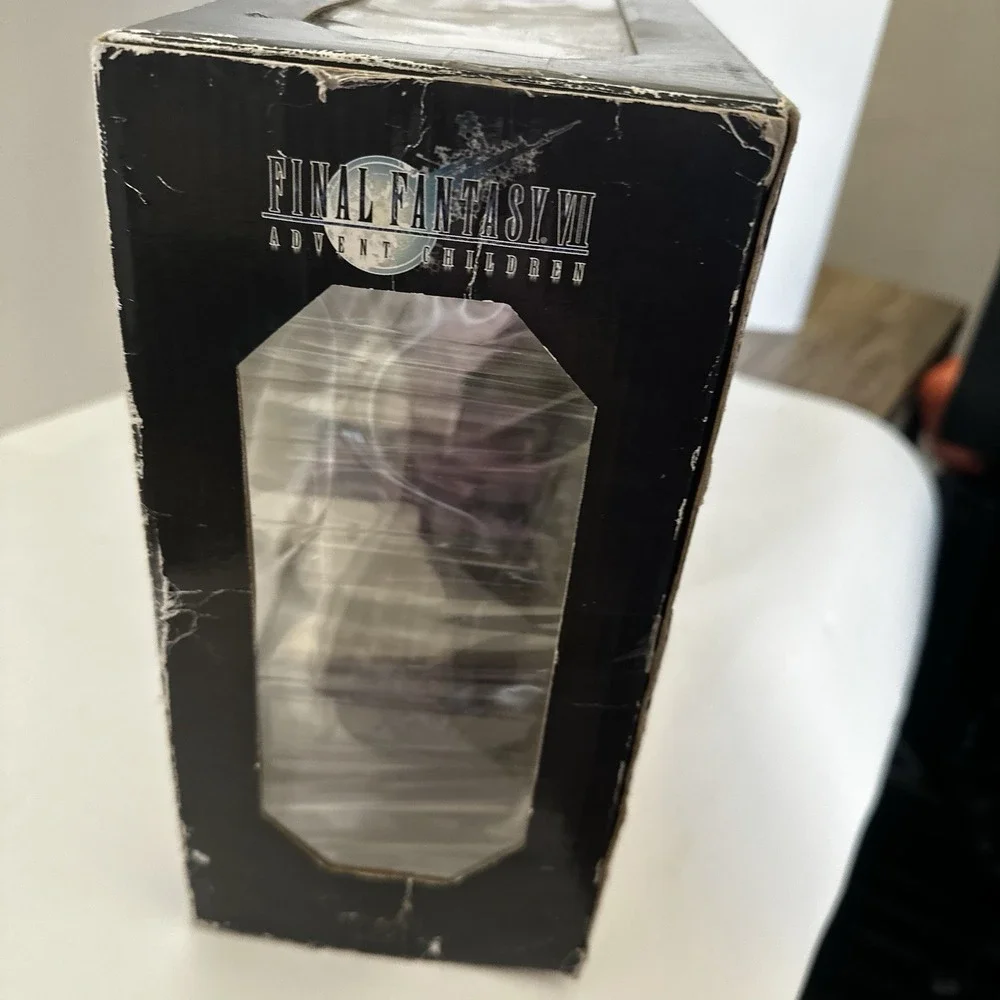Final Fantasy VII Advent Children - Cloud & Fenrir Figure no.0 (Play Arts, 2005)